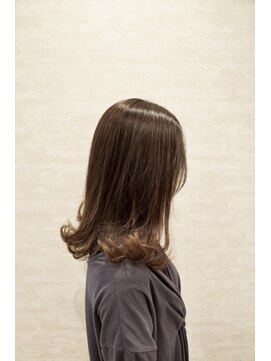 ブレイク タイム(Break time) 切りっぱなしミディアムボブ