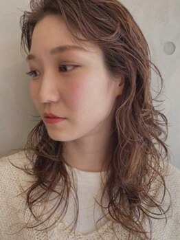 コニー(Conny)の写真/本庄★ニュアンスをプラス。女性らしく柔らかなパーマでいつもの日常に変化を。カラーとの相性も◎