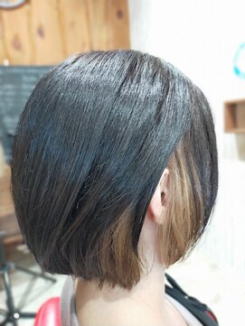 モグ(mog.) インナーカラーボブ