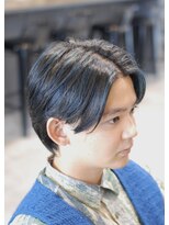 ハングアウト(Hangout)&nbsp;メンズカット/センターパート/ハイライト/ブルー/刈り上げ