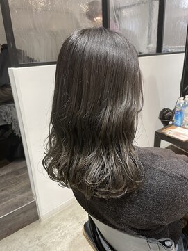 ビヨウシツ ポスタ シルバーグラデーション 正木ゆかり