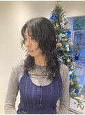 大きめカールのロングレイヤーパーマ
