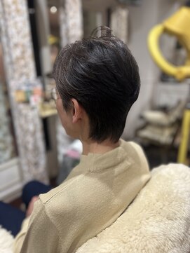 エマニエル(emanuel) 大人女性のハンサムショート