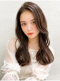大人かわいいくびれヘアセミロング × ミルクティーベージュ