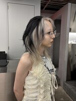 オーン(OOn)&nbsp;ホワイトブロンド×ブルーブラックのレイヤーウルフ