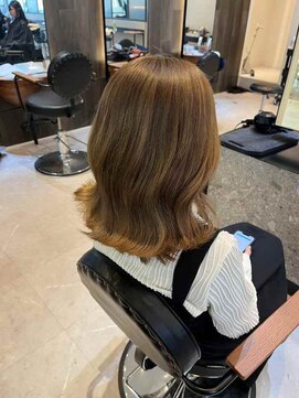 ダブル(W) ブラウンベージュ/外ハネミディアム