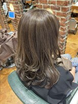 チップタップ 町田店(tip top)&nbsp;【さすだ】レイヤーカット × 白髪ぼかしアッシュベージュ◎