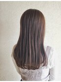女性らしいスモーキーカラー