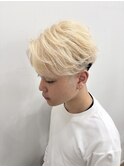 刈り上げメンズショートセンターパートホワイトブロンド