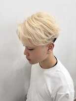 ロックス バイ マグ 松本(rocks BY MAG) 刈り上げメンズショートセンターパートホワイトブロンド