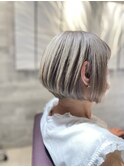 ショートボブ