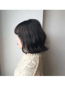 シュシュ(chouchou) 透明感ブルーブラック/愛されフェザーバング/鎖骨ミディアム