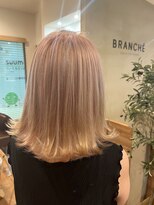 ブランシェ JR勝川駅前店 ホワイトほんのりピンクベージュ