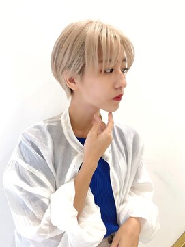 トルネード(TORNADO) 外国人風ショート ホワイトベージュ マッシュショート t122