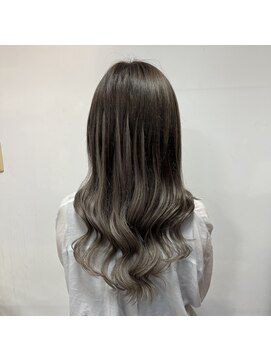 フツーロ 栄(FUTURO) プルエクステ