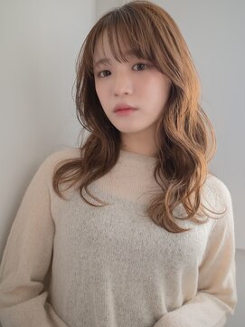 レジナヴィータ 栄(Reginavita) 顔周りレイヤー　明るめベージュ　前髪あり　20代30代