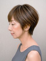 ヘアスタジオヘーフリヒ(HAIR STUDIO HoFLICH) 余白に咲く、大人の輪郭
