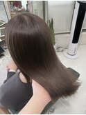 盛れるオリーブグレージュ