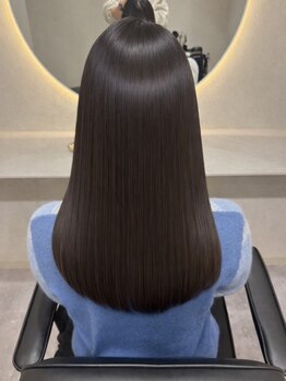 ホワイト(WHITE)の写真/【髪質改善講師在籍◎】一人ひとりに似合うスタイルをご提案。乾すだけでまとまる髪質改善を体験ください♪