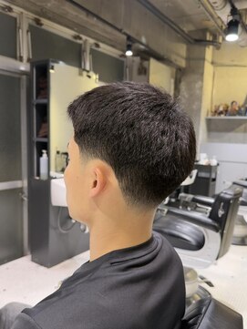 フランクスバーバーザスタンド(Frank’s barber the stand) MEN’S HAIR/波巻きツイストスパイラル/リバースセンターパートF