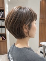 ピークアブー アヴェダ ギンザシックス(PEEK-A-BOO AVEDA GINZASIX)&nbsp;丸みとくびれで魅せる、大人ショート