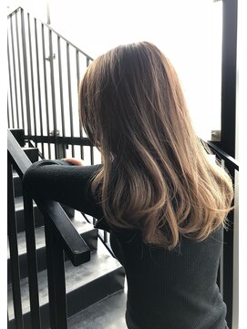 トルネード(TORNADO) オフィスでも浮かない大人バレイヤージュ