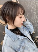 丸みをショート×大人カジュアル