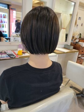 フレイストート(Frais Tout) 軽めレイヤーボブ