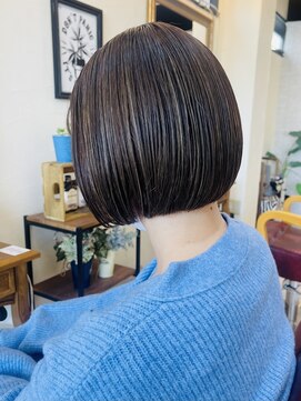 クオリア(Quaria) 内巻きで王道ミニボブ♪束感ハイライト♪