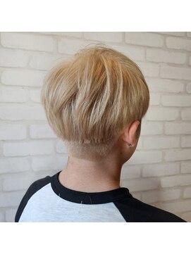 エレン 池袋(ElEn.) 【エレン池袋】刈り上げマッシュ/ブロンドカラー