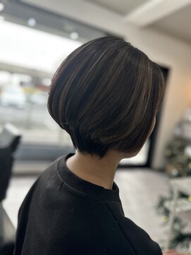 アポロ(Apollo) 白髪ぼかしハイライトショート