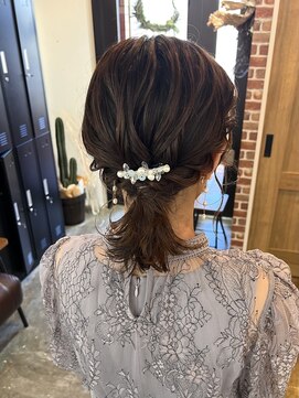 ヴィップルーム(viproom) ツヤ髪スタイルニュアンスカラーショートボブセンターパート