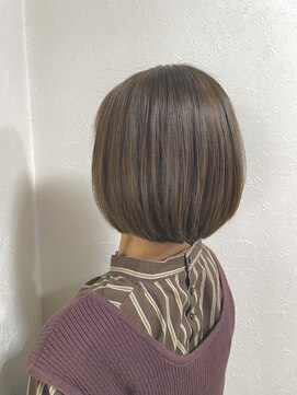 カミコーゼット グレイ(kamiko-Z Gray) 【炭酸シャンプー付き】カット＋カラー＋デザインカラー