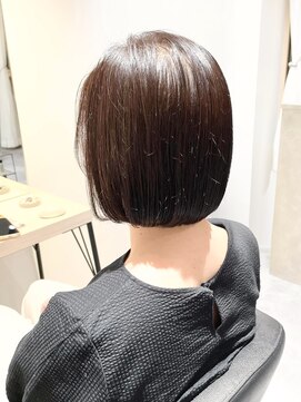 ストフ(stof) 大人ボブ/切りっぱなしボブ/ミニボブ/ベージュカラー