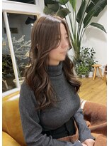 コムヘアー(COM HAIR)&nbsp;くびれヘア。オリーブグレージュ。
