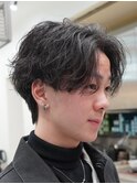 無造作に動くシャドウパーマセンターパート