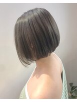 ナット(Nat)&nbsp;前下がりボブ×ヴィンテージカーキ×ハイライト