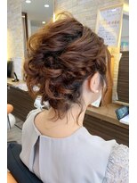 エムツージェイ(M2J) 後れ毛たっぷりボブアレンジ