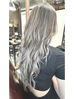 メル(Mel)&nbsp;外人風グレージュ/ハイライト/フェイスフレーミング/ブリーチ