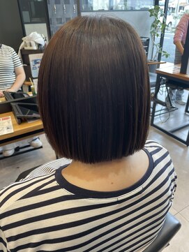 アチーブリス(achieve Liss) 縮毛でぱっつんボブ30代40代小顔ショートボブ透明感暖色系