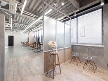 ユニバーストーキョー 池袋西口店(universe tokyo)の雰囲気（【池袋駅/JR池袋/池袋/髪質改善/ダブルカラー/ハイライト/池袋】）