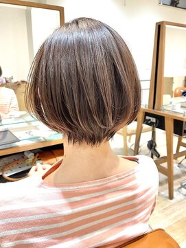 ネオリーブエム(Neolive em;) 美シルエット大人ボブ　イメチェン