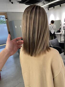 キング 高槻(K!ng) 縮毛矯正髪質改善ハイライトレイヤーカット高槻美容室エクステ