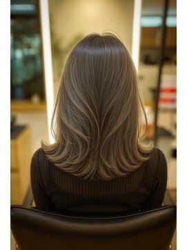 ハイライトで作るベージュヘア