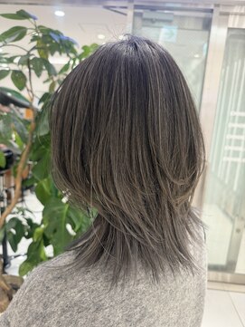 ピークアブー アヴェダ ギンザシックス(PEEK-A-BOO AVEDA GINZASIX) 透明感グレージュ バレイヤージュ ミディアムレイヤーカット