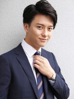 スーツ短髪ツーブロック束感モテる黒髪シークレットパーマ流行
