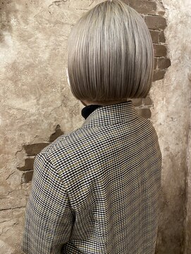 マギーヘア(magiy hair) magiyhair【nico】切りっぱなしボブ　アーバンヘア　グレージュ