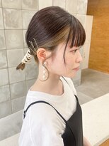 トゥコ(tuco)&nbsp;ポニーテール　紐アレンジ　ゴールドピン　インナーカラー