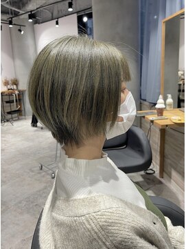 リーオオサカ(Lee Osaka) 【Lee大阪店】ハンサムショート×カーキアッシュ/新出