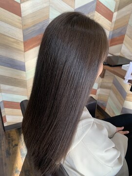 ココカラ(Kokokala) #ヘッドスパ　#カラー　#アッシュ #リーフパール